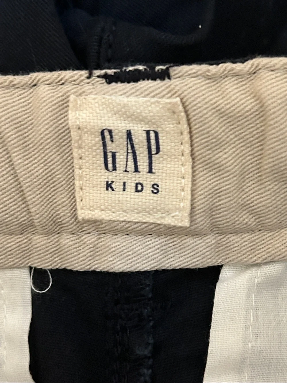 Gap Yourh Khaki Navy Relaxed Fit stretch shorts.   Size 10